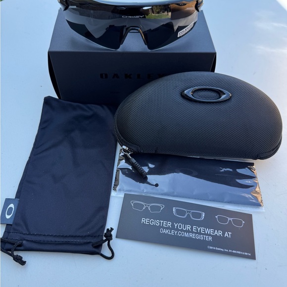 Oakley Black Sunglasses with Accessories - Picture 1 of 3